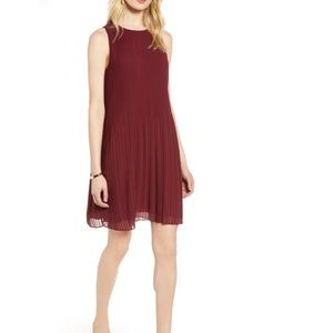 Pleated sleeveless shift dress